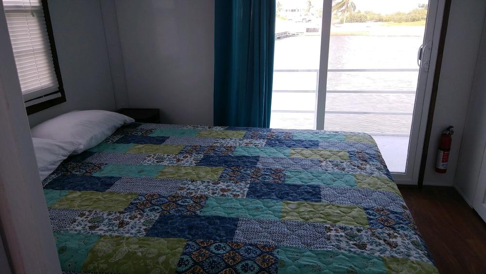 Old Wooden Bridge Resort and Marina