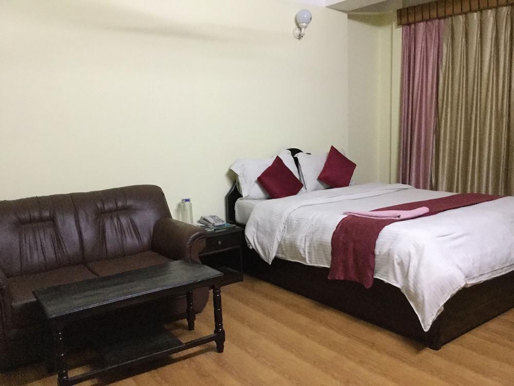 Everest Mount Holiday