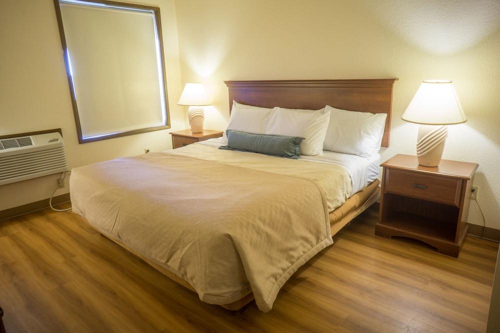 Sunnyside Inn & Suites