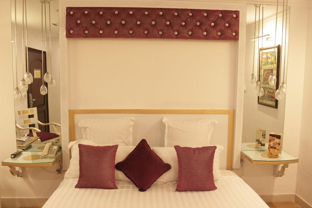 Faletti's Express Hotel