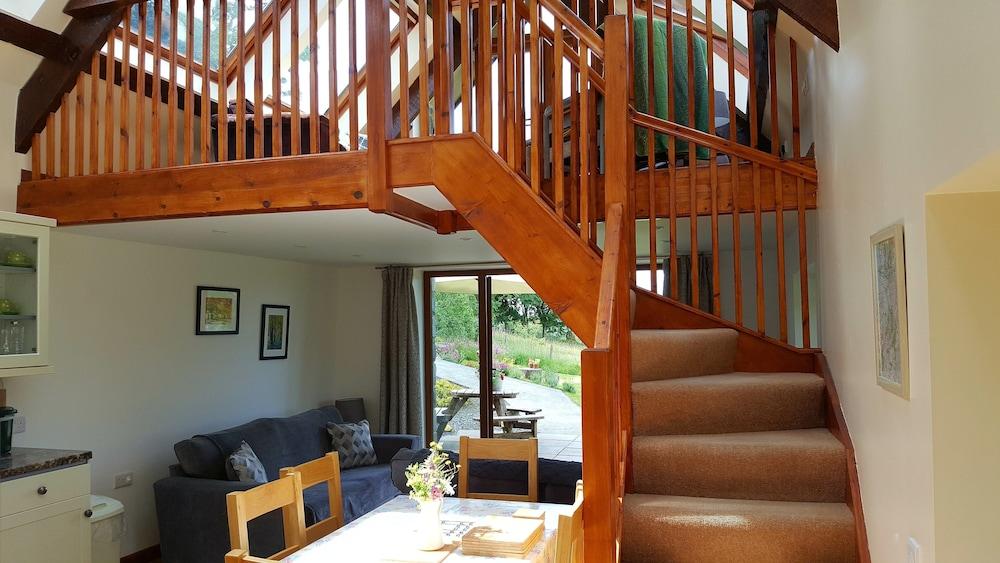 Nant yr Onnen B&B and Ysgubor Holiday Cottage