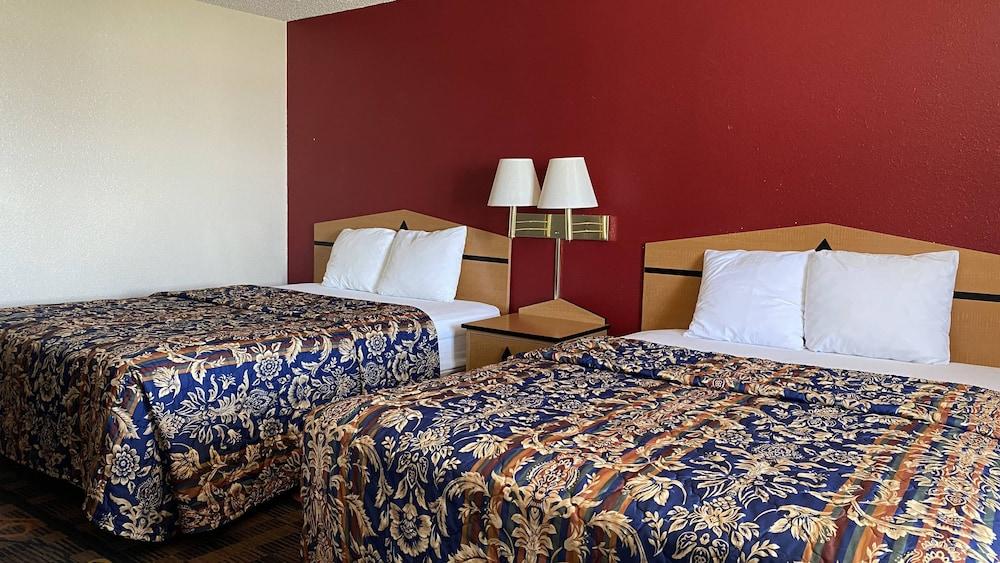 Newton Inn In Newton, KS