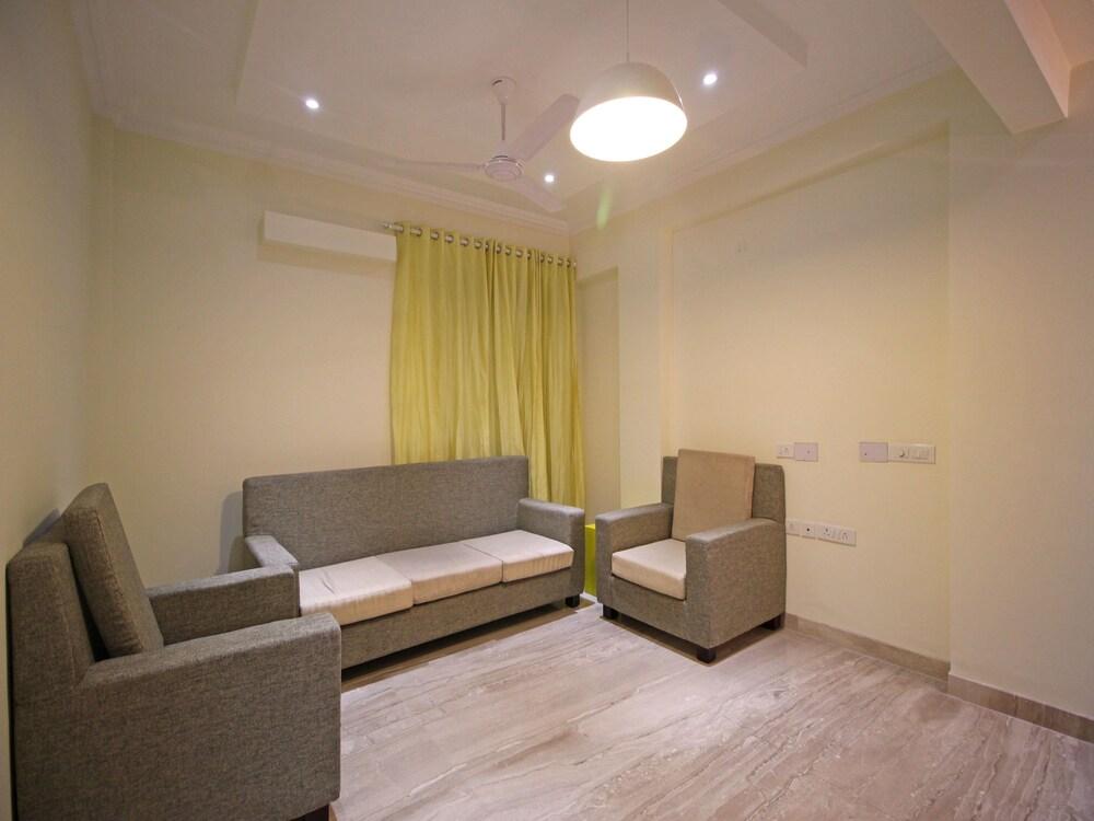 OYO Flagship 511 Sohna Road Omaxe Mall