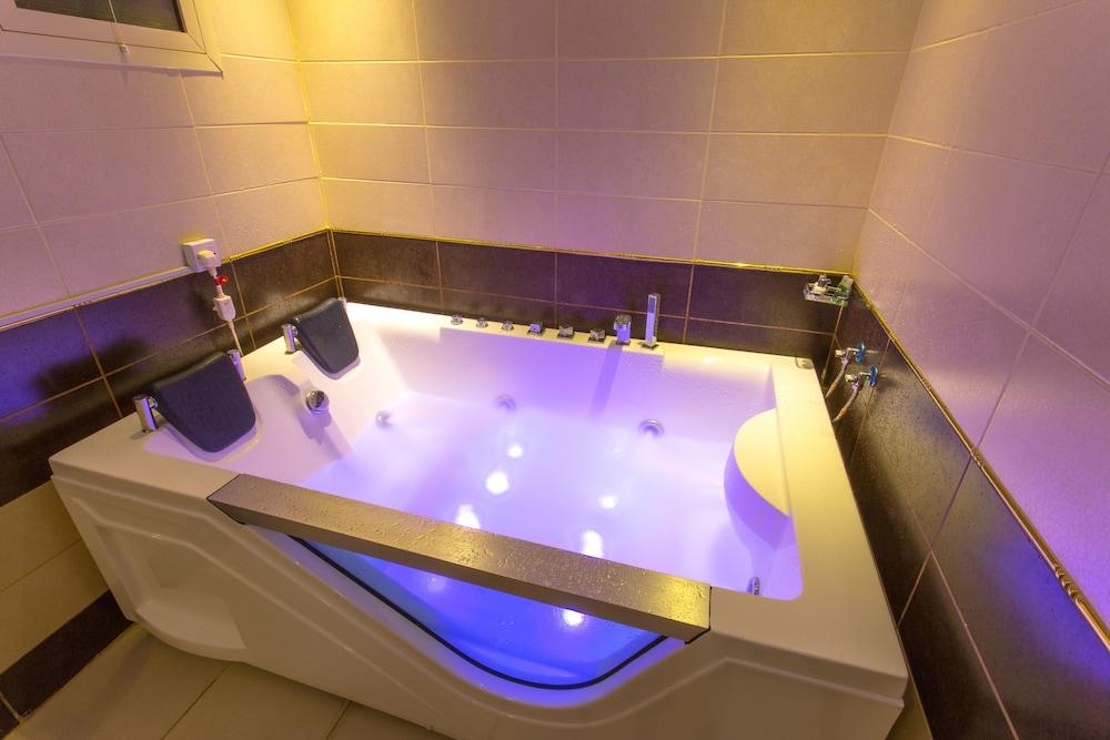 Almasem Luxury Hotel suite 6