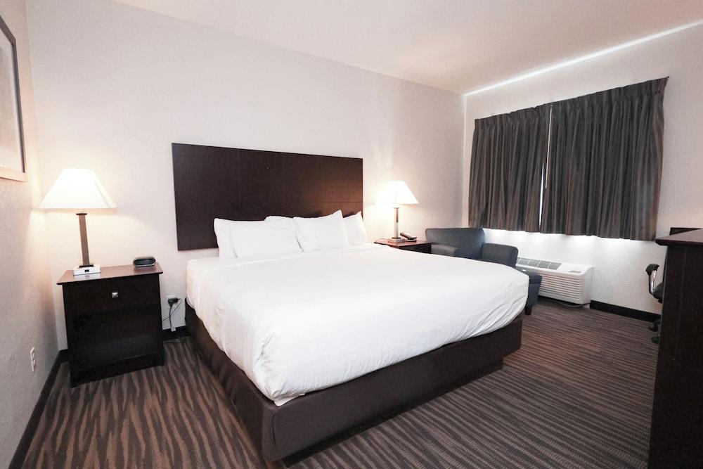 Cobblestone Inn & Suites - Maryville