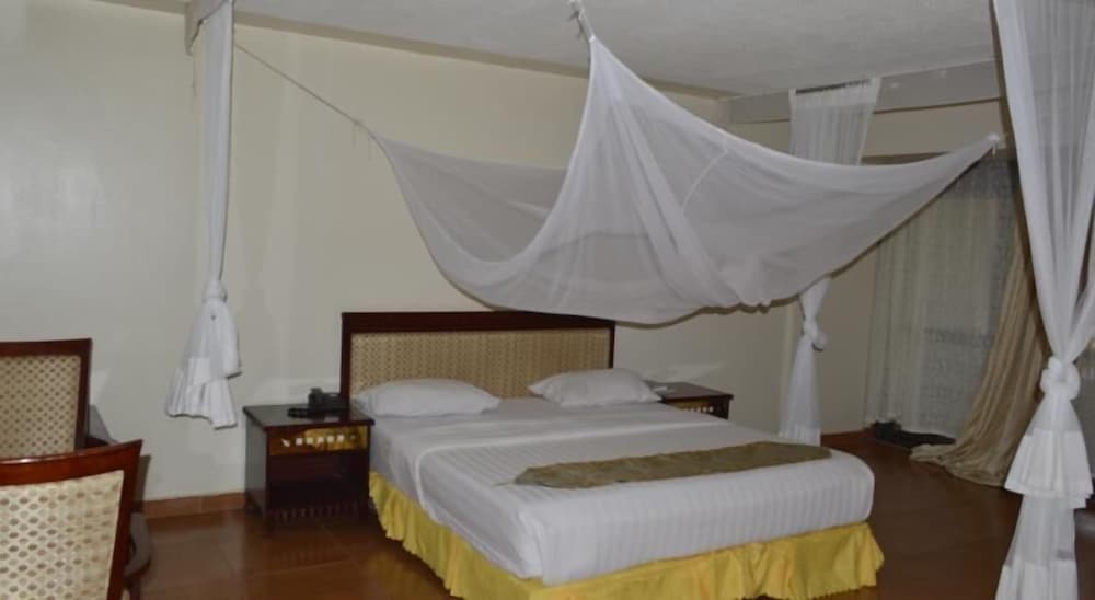 Hotel International 2000