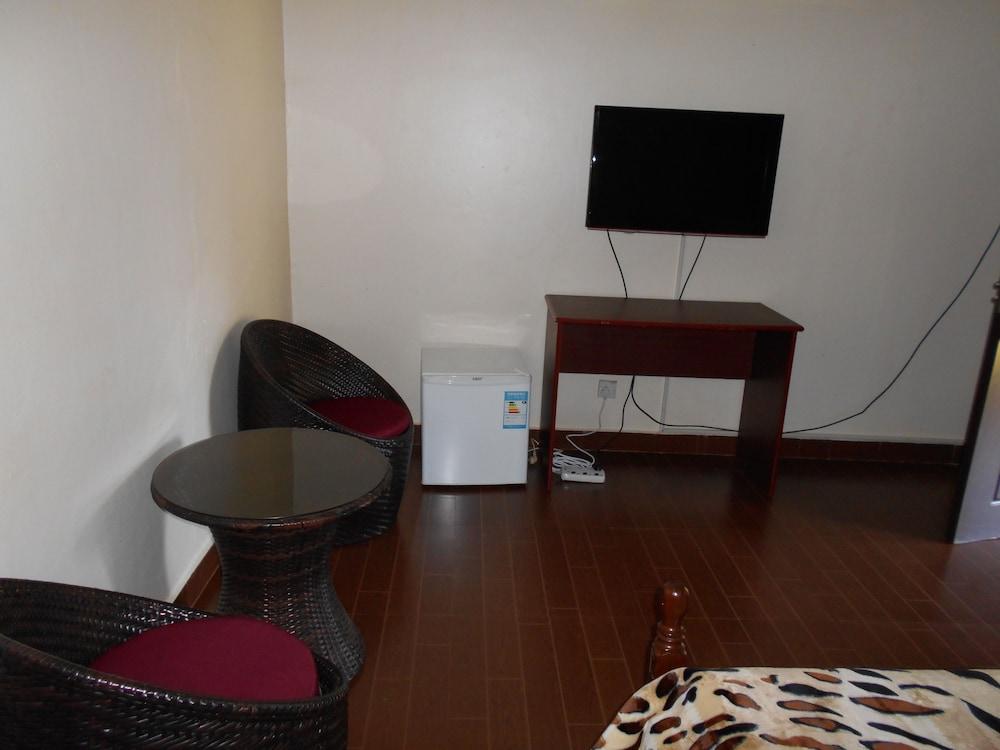 J Courts Bed and Comfort