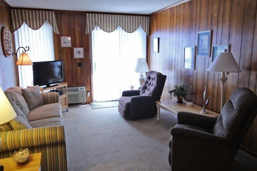 Shore Drive Quarters