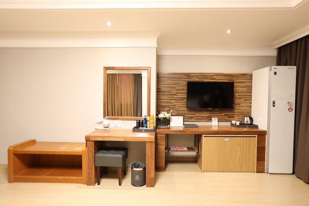 Empire Tourist Hotel