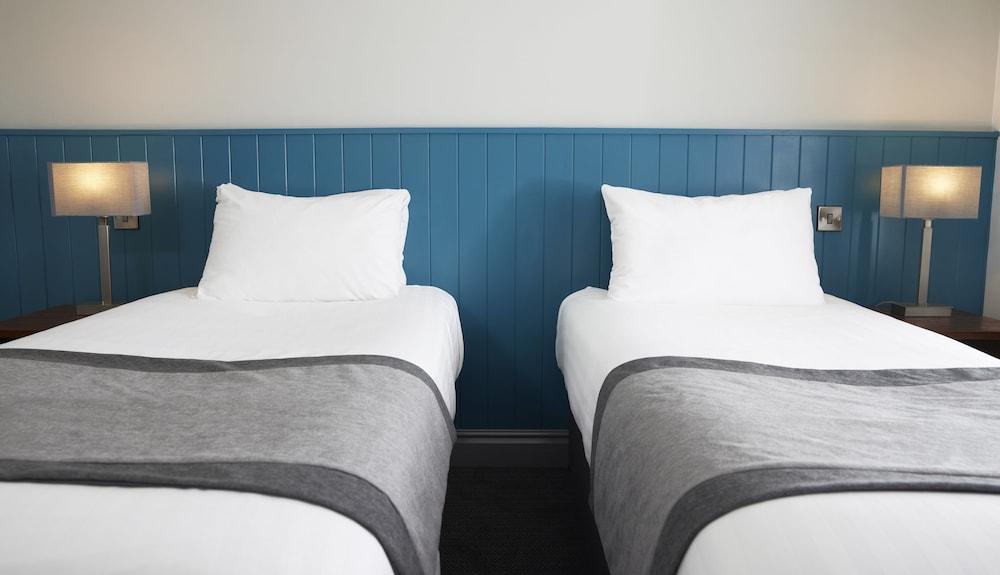 Caledonian Hotel By Greene King Inns