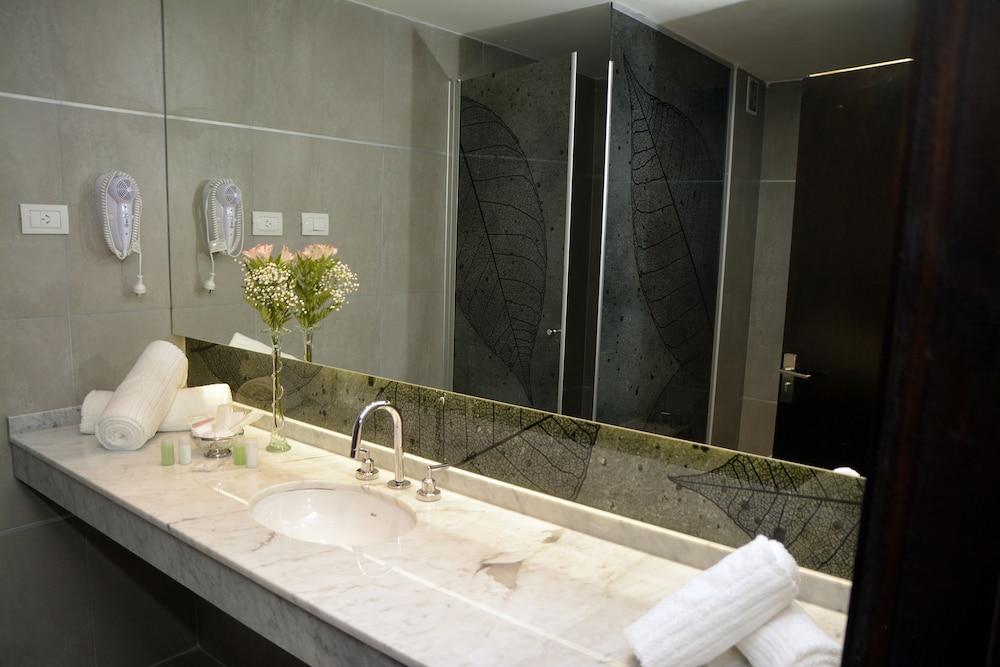 Howard Johnson by Wyndham Villa Carlos Paz