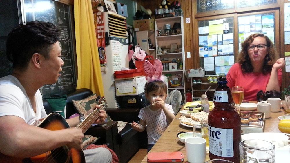 Springflower Guesthouse - Hostel