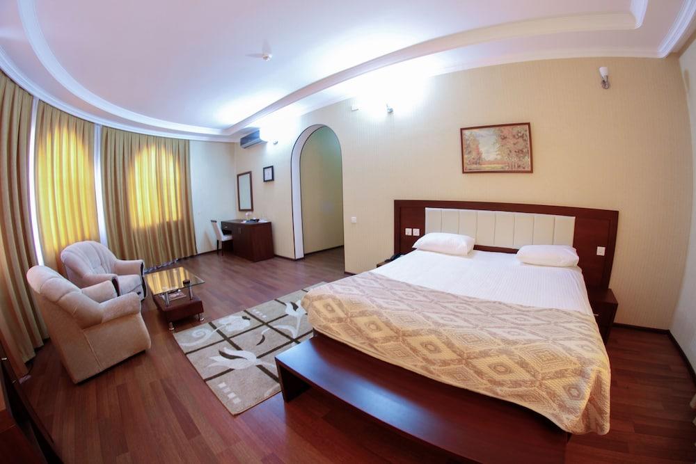Vilesh Palace Hotel
