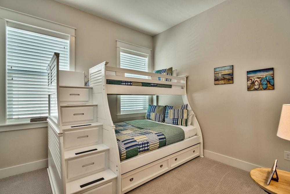 Coasting Inn 3 Bedroom Condo By Coastal Dreamin