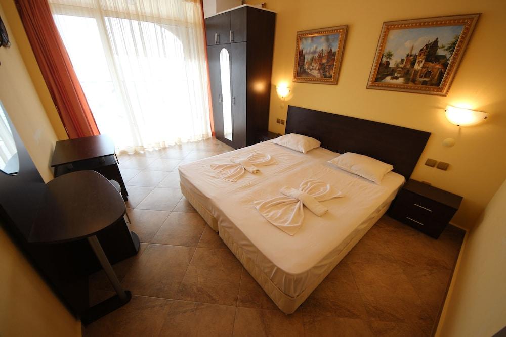 Menada Atrium Apartments