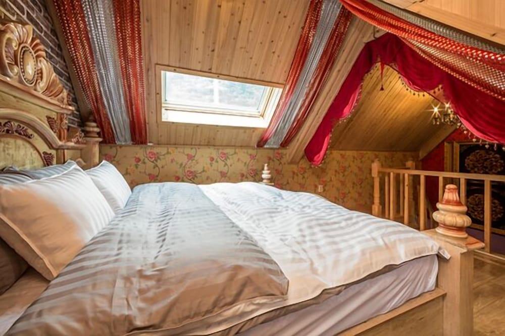 Gapyeong Pool Villa Palace