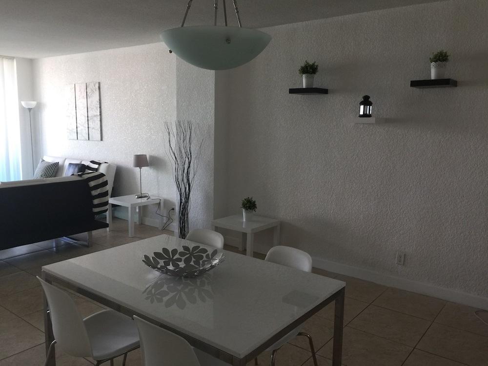 Beach Apartments Hollywood