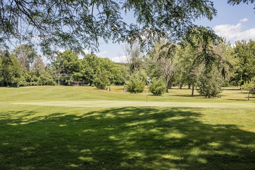 Forest Golf Club and Inn