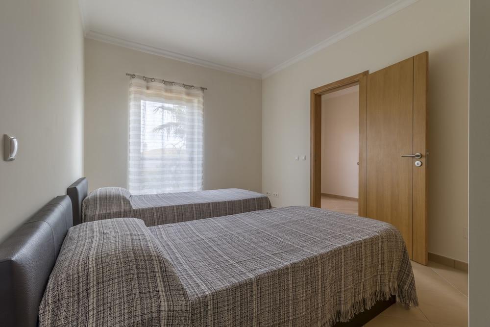 Villas2Go2 Santa Maria