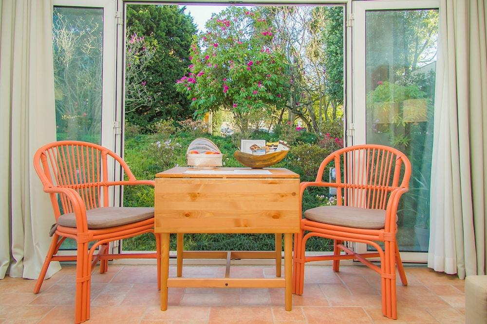 Liiiving in Porto Oporto Garden Pool House