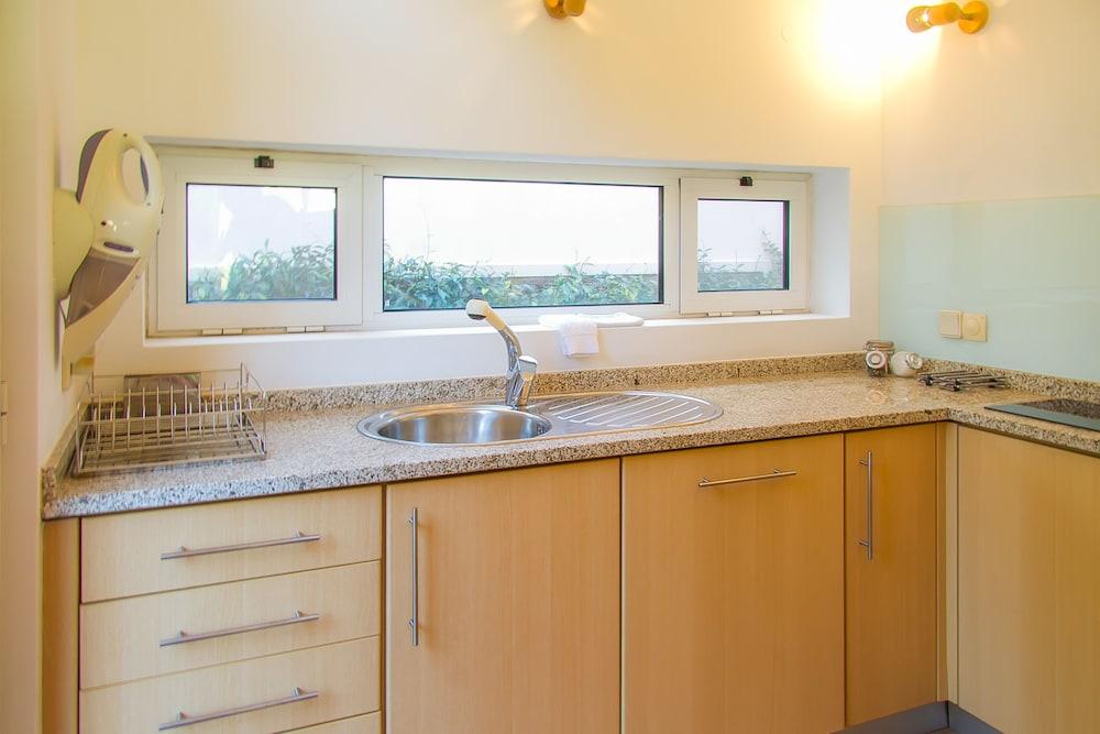 Liiiving in Porto Oporto Garden Pool House