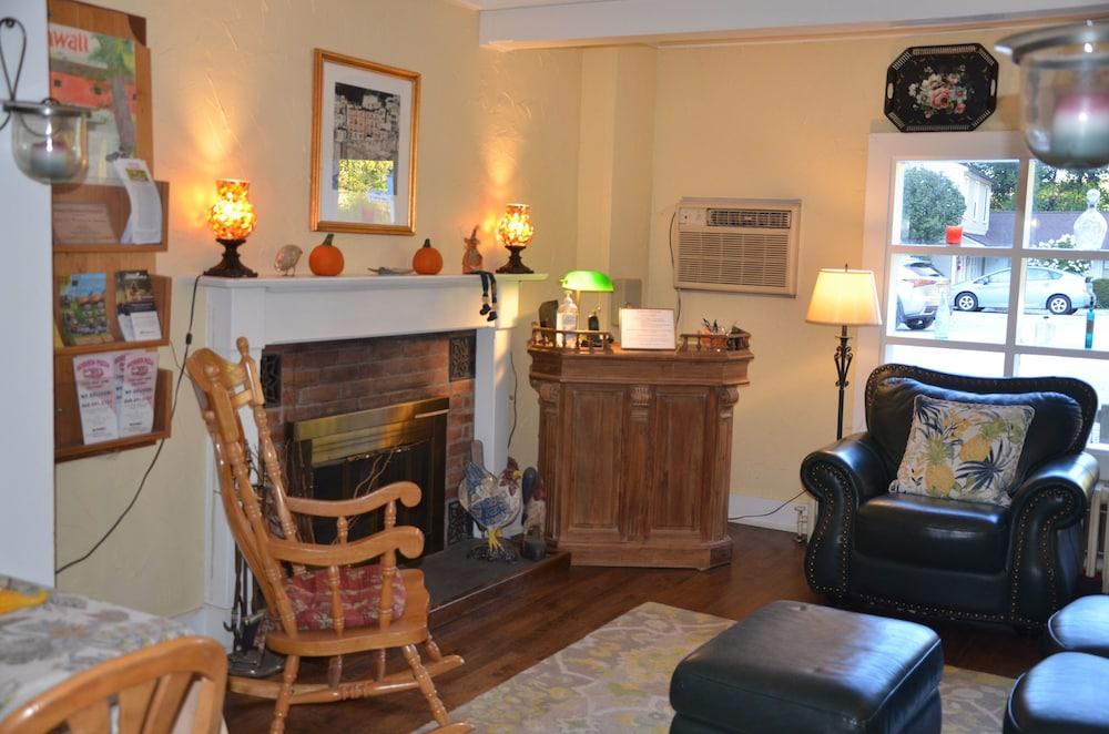 Cornwall Inn and Lodge