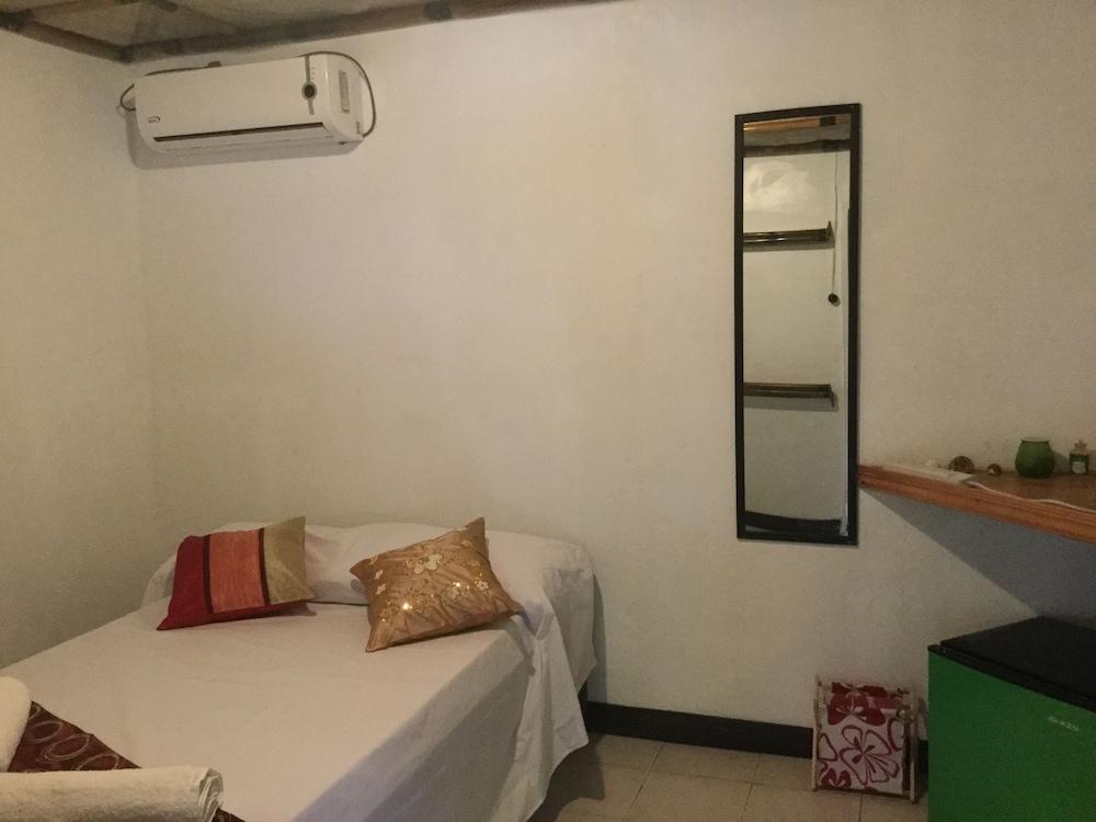 Turtle Cove Island Resort