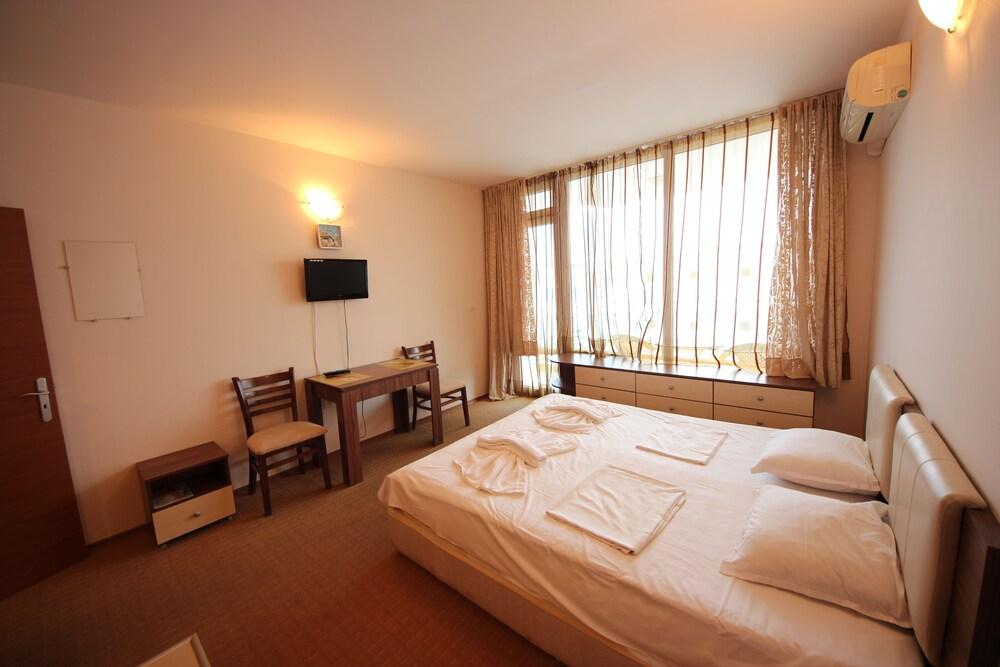 Menada Apartments in Esperanto