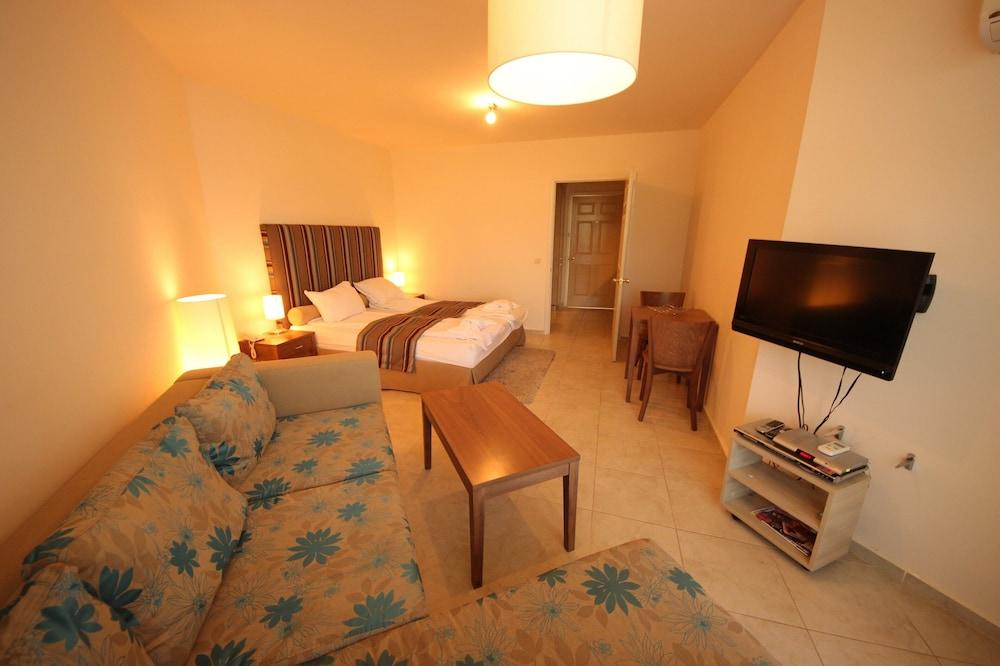 Menada Sozopol Apartments