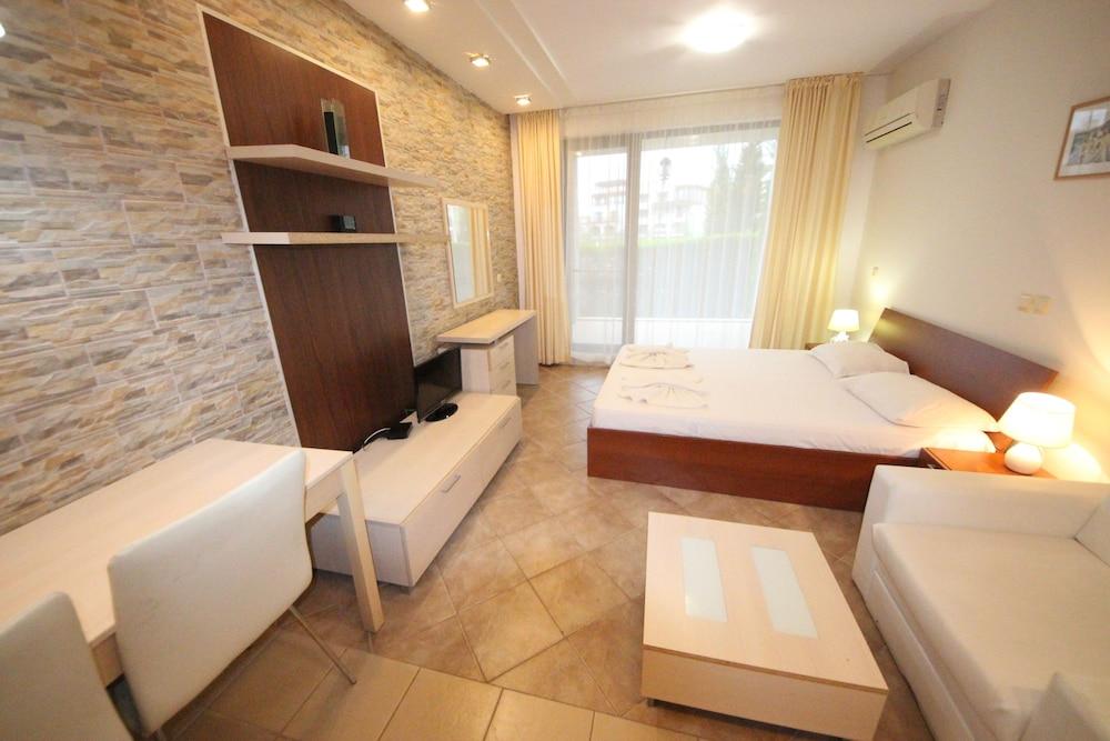 Menada Kavaci Sozopol Apartments