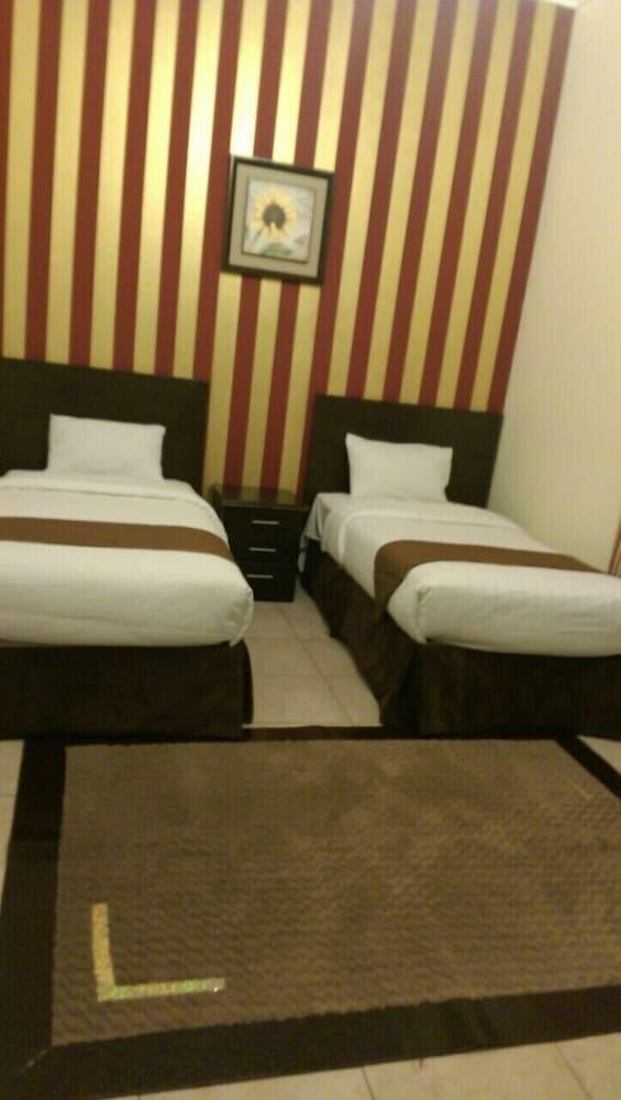 Hotel & Resort Golden Marina Yanbu  فندق ومنتجع جولدن مارينا ينبع إدارة وتشغيل شركة منتجع المرسى الذهبي