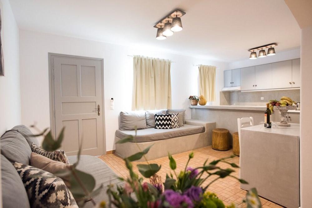 Aletro Cottage Houses