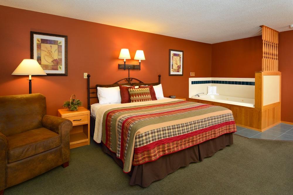 The Pointe Hotel and Suites