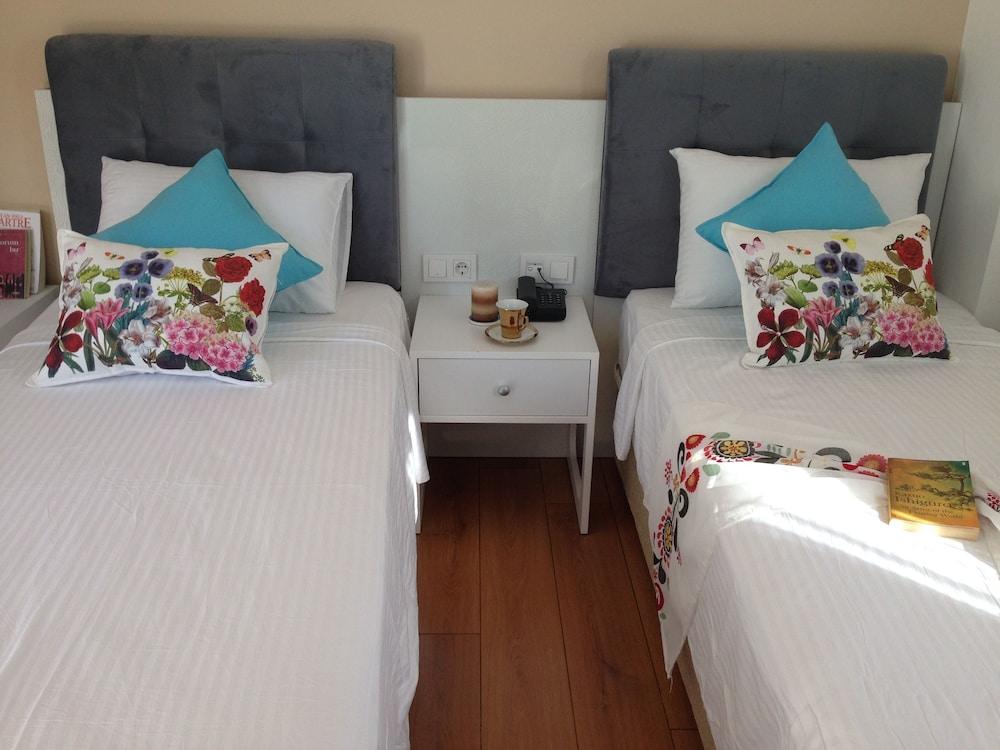 Lavender's Lodge Hotel