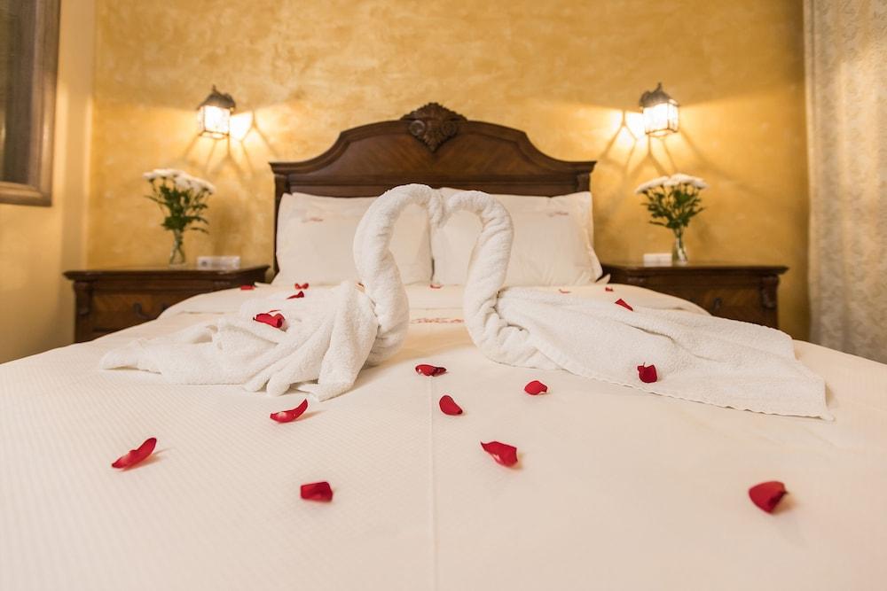 Theatro Hotel Odysseon