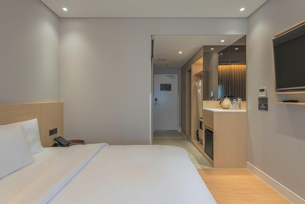 The Marine View Hotel