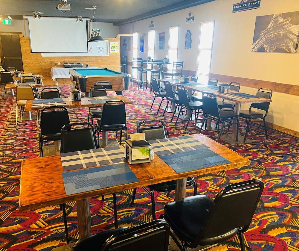 Theodore Motor Hotel