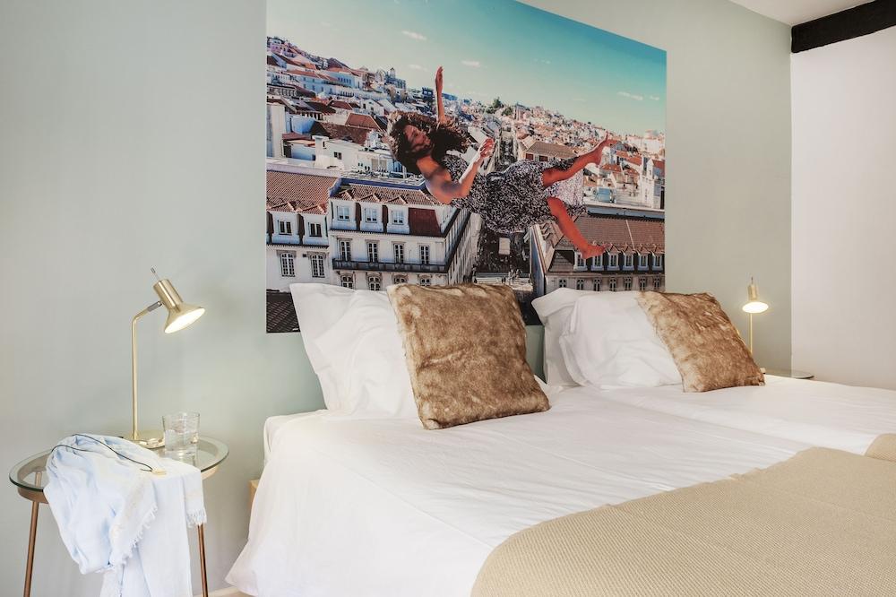 Sé Cathedral - Lisbon Cheese & Wine