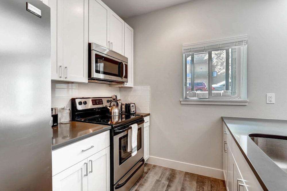 D030 2 Bedroom Apartment By Senstay