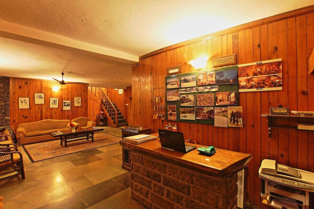 Cedar Lodge by Aahma