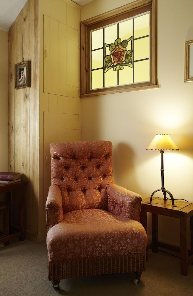 Hang Your Hat - The Cottage