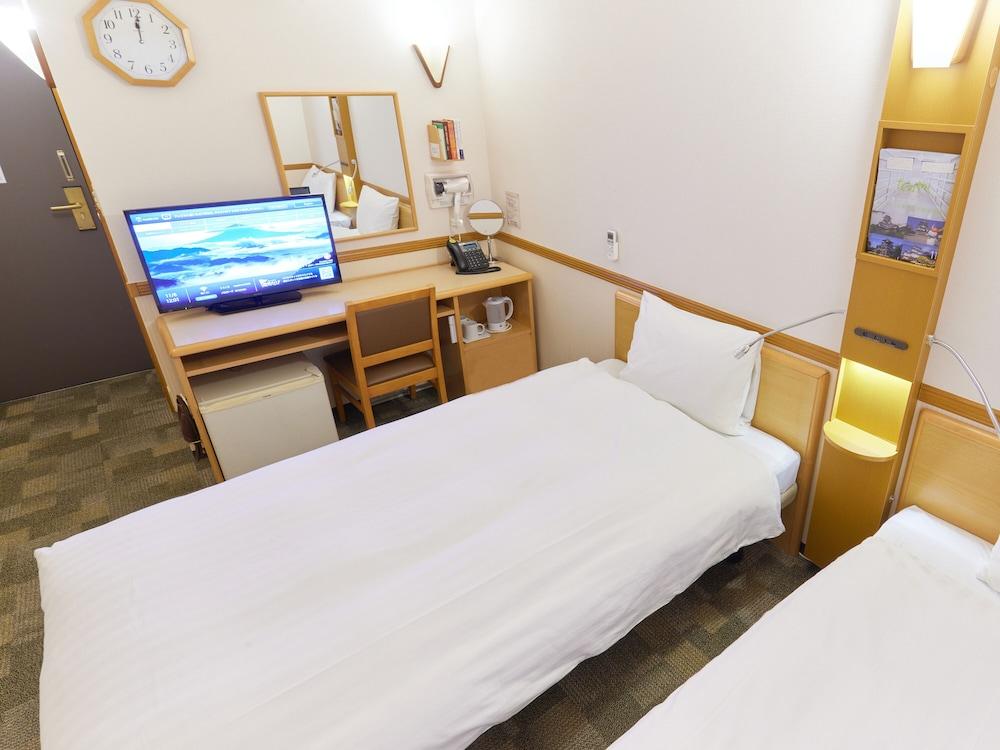 Toyoko Inn Ikebukuro Kitaguchi 1