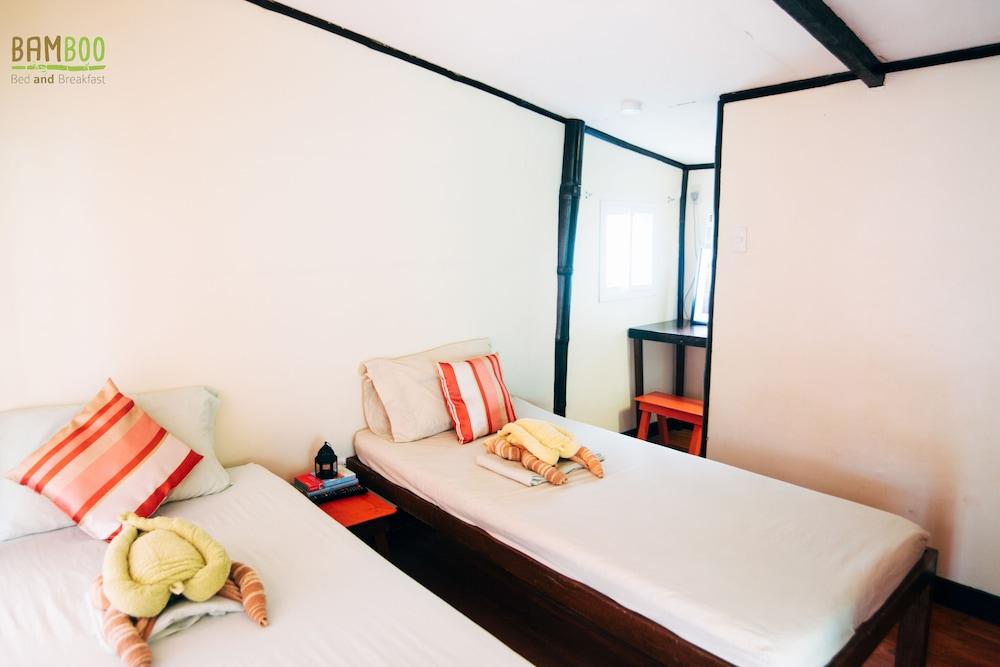 Bamboo Hostel Palawan