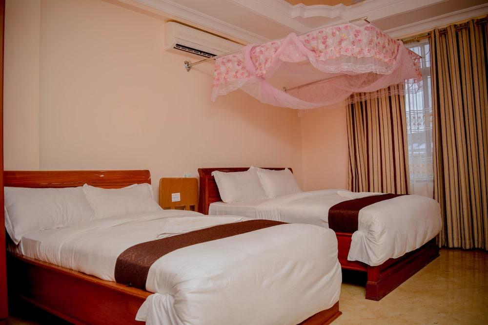 Silver Paradise Hotel