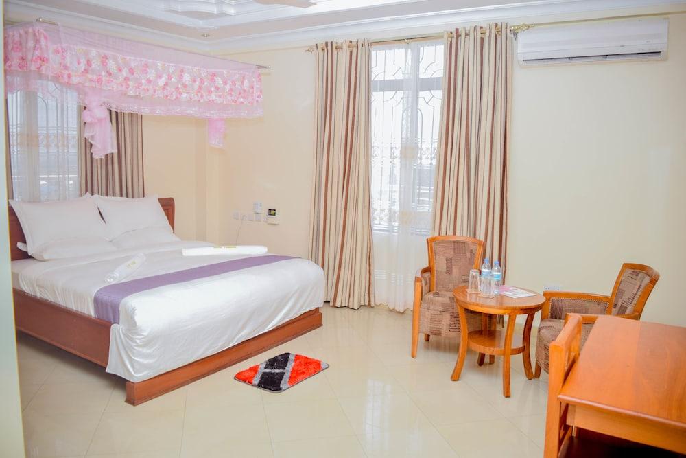 Silver Paradise Hotel