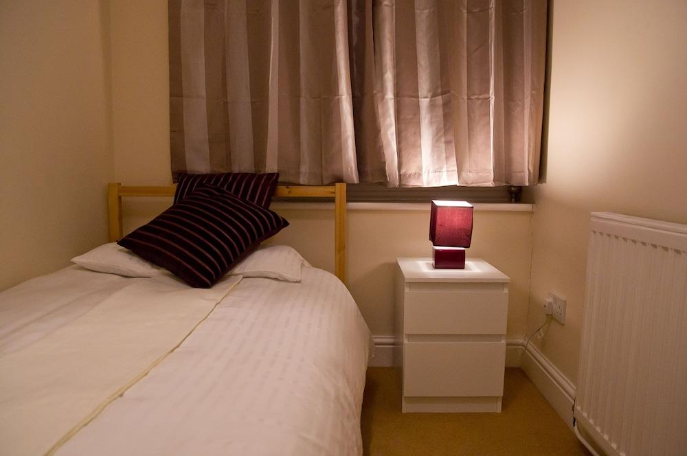 Icon Hutton Apartment