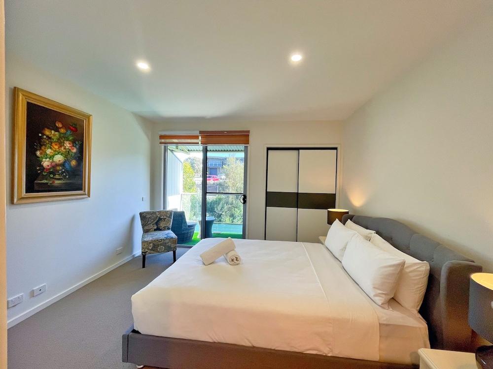 Phillip Island Towers