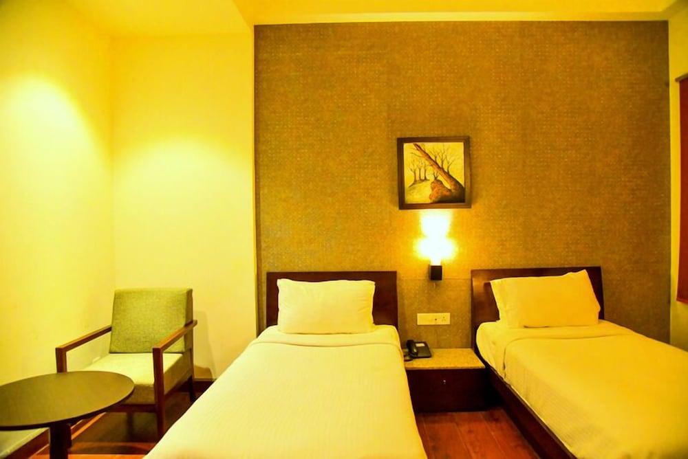 Lemon Park By Rosefinch