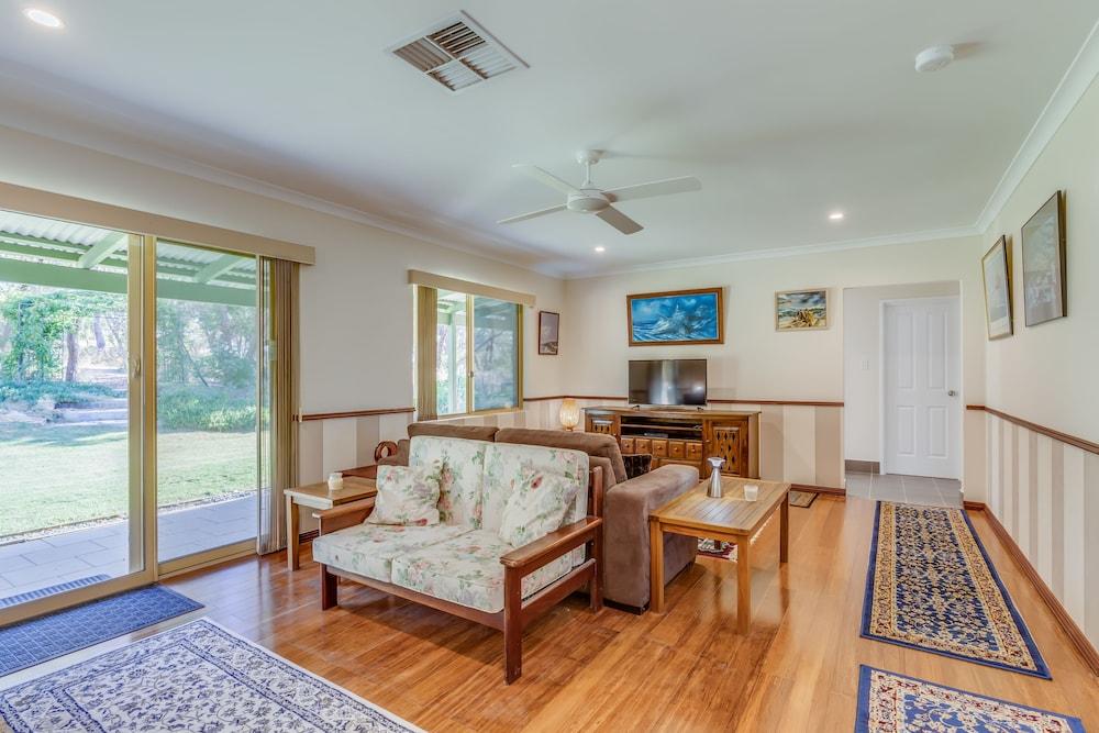 Devonleigh Bed & Breakfast