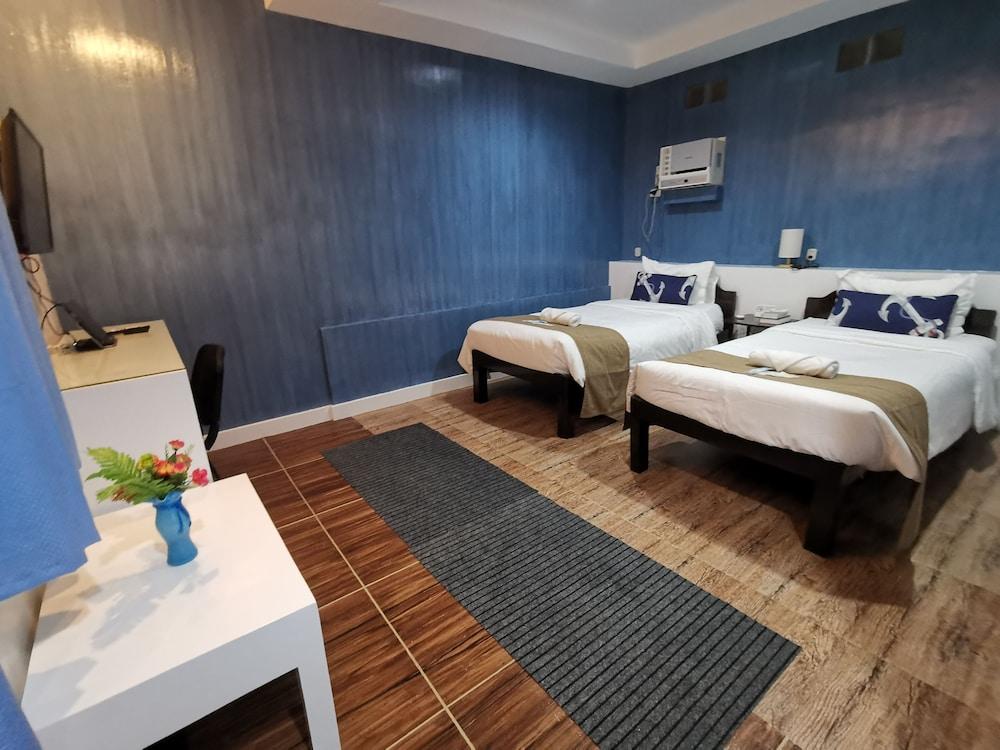 Pescadores Suites Moalboal